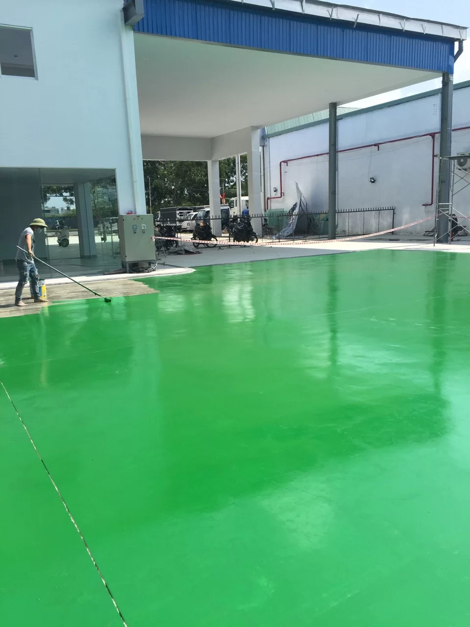 Báo giá sơn PU Long An trọn gói 2025 2 Mặt sàn PU bóng đẹp