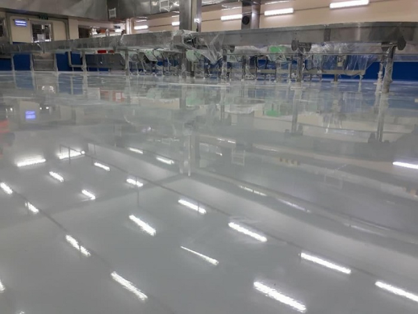 Vì sao nên chọn Đại Gia Vinh thi công sơn PU Long An? 3 Mặt sàn nhà xưởng tại Long An sáng bóng và bền bỉ sau khi thi công sơn PU.