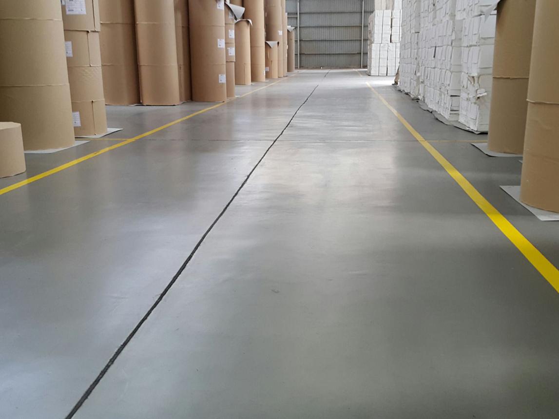 Đại Gia Vinh – Đơn vị thi công sơn PU Long An hàng đầu 2 Nhà xưởng sơn PU hoàn thiện màu xám